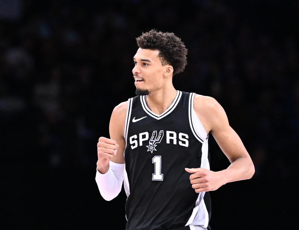 面临多重挑 面临多重挑